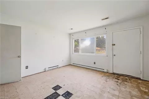 709 Houston Ave, Hampton, VA 23669 photo 4