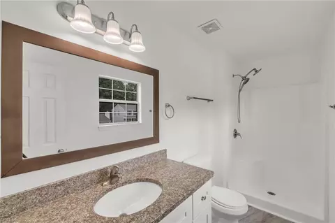 Bath - 60 Tupelo Cir, Hampton, VA 23666 photo 3 of 4