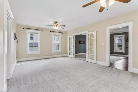 Living - 213 Beach Rd, Hampton, VA 23664 photo 5 of 6