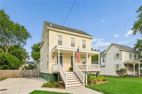 Exterior - 213 Beach Rd, Hampton, VA 23664 photo 1 of 5