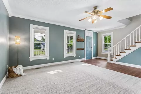 Living - 213 Beach Rd, Hampton, VA 23664 photo 2 of 6