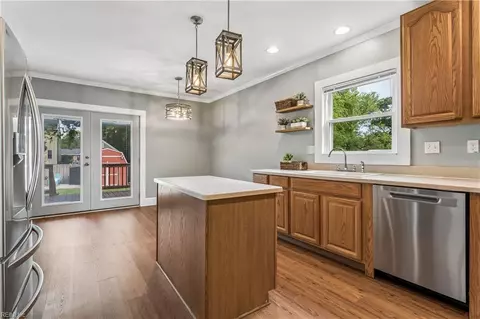 Kitchen - 213 Beach Rd, Hampton, VA 23664 photo 2 of 5