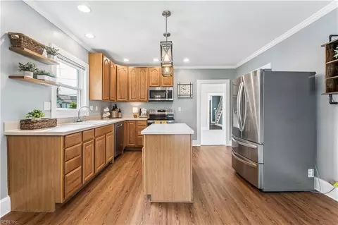 Kitchen - 213 Beach Rd, Hampton, VA 23664 photo 5 of 5
