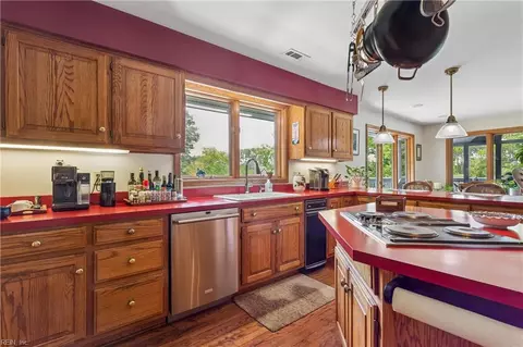 Undisclosed, Hampton, VA 23669 photo 24