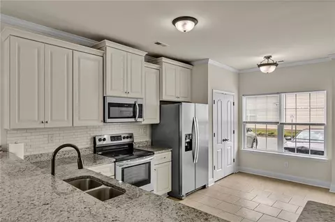 2833 Estella Way, Chesapeake, VA 23325