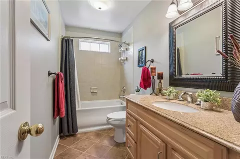 Bath - 3309 Mapleton Cres, Chesapeake, VA 23321 photo 5 of 6