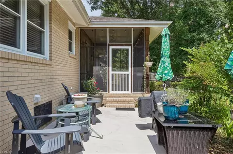 Exterior - 3309 Mapleton Cres, Chesapeake, VA 23321 photo 5 of 10