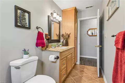 Bath - 3309 Mapleton Cres, Chesapeake, VA 23321 photo 6 of 6
