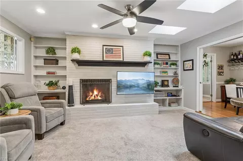 Living - 3309 Mapleton Cres, Chesapeake, VA 23321 photo 3 of 3
