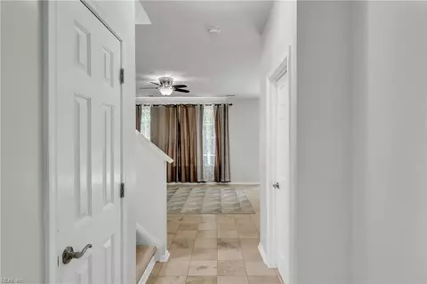 Entry Way - 303 Cheeseman Rd, Williamsburg, VA 23185 photo 2 of 4