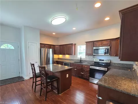 24 Moss Ave, Hampton, VA 23669 photo 5