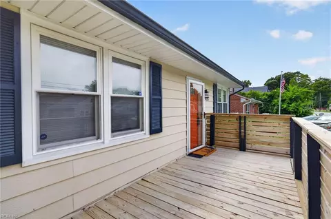Exterior - 435 Rogers Ave, Hampton, VA 23664 photo 3 of 12