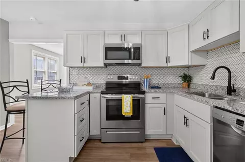 Kitchen - 435 Rogers Ave, Hampton, VA 23664 photo 4 of 4