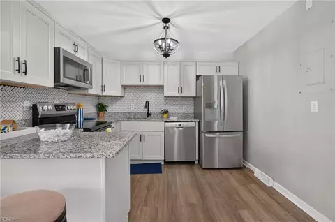 Kitchen - 435 Rogers Ave, Hampton, VA 23664 photo 3 of 4