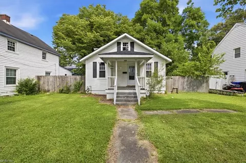 91 Gillis Rd, Portsmouth, VA 23702
