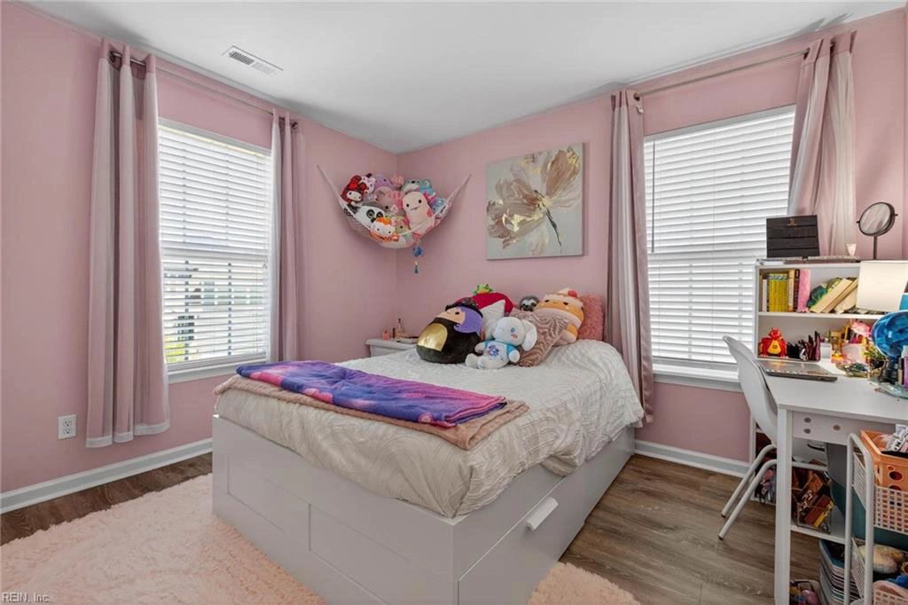 Bedroom - 513 Simpson Ln, Chesapeake, VA 23323 photo 9 of 10