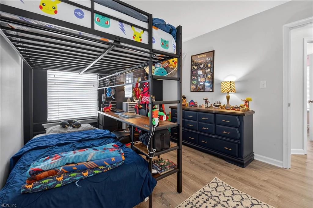 Bedroom - 513 Simpson Ln, Chesapeake, VA 23323 photo 8 of 10