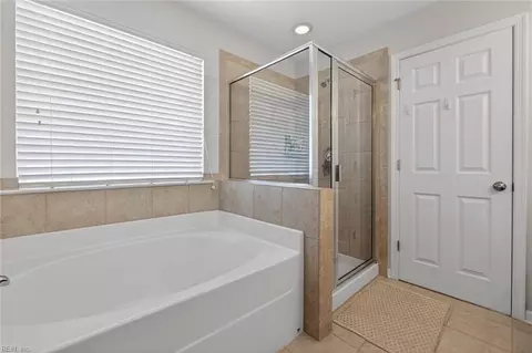 Bath - 513 Simpson Ln, Chesapeake, VA 23323 photo 2 of 3