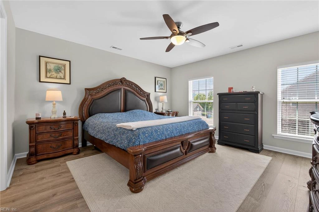 Bedroom - 513 Simpson Ln, Chesapeake, VA 23323 photo 4 of 10