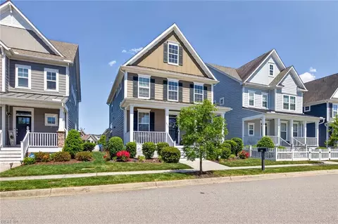Exterior - 513 Simpson Ln, Chesapeake, VA 23323 photo 1 of 9