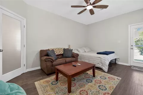 Bedroom - 513 Simpson Ln, Chesapeake, VA 23323 photo 3 of 10