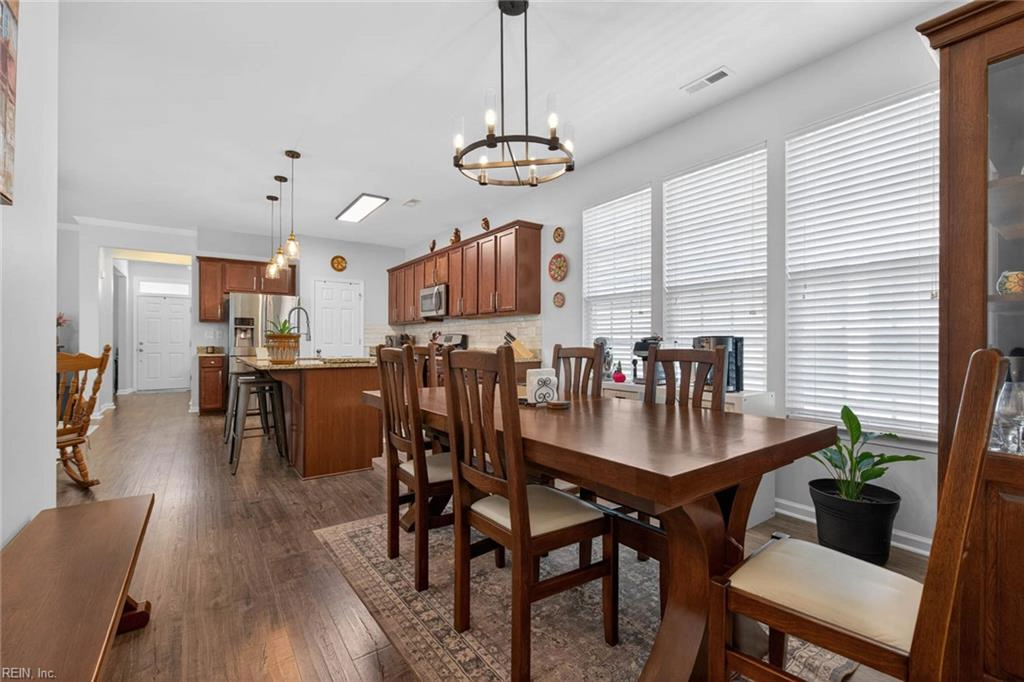 Dining - 513 Simpson Ln, Chesapeake, VA 23323 photo 3 of 3