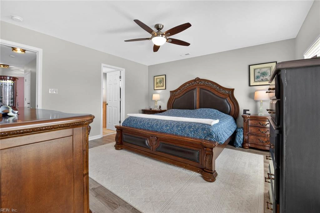 Bedroom - 513 Simpson Ln, Chesapeake, VA 23323 photo 5 of 10
