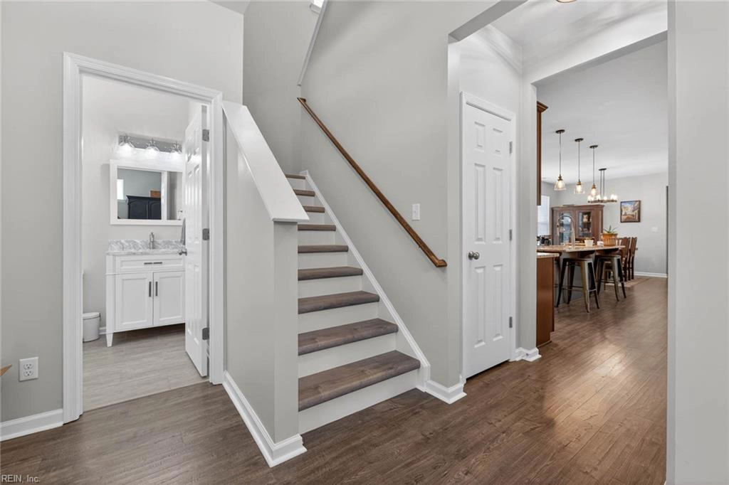 Entry Way - 513 Simpson Ln, Chesapeake, VA 23323 photo 1 of 9