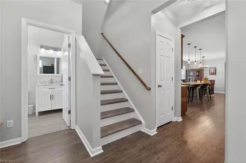 Entry Way - 513 Simpson Ln, Chesapeake, VA 23323 photo 1 of 9