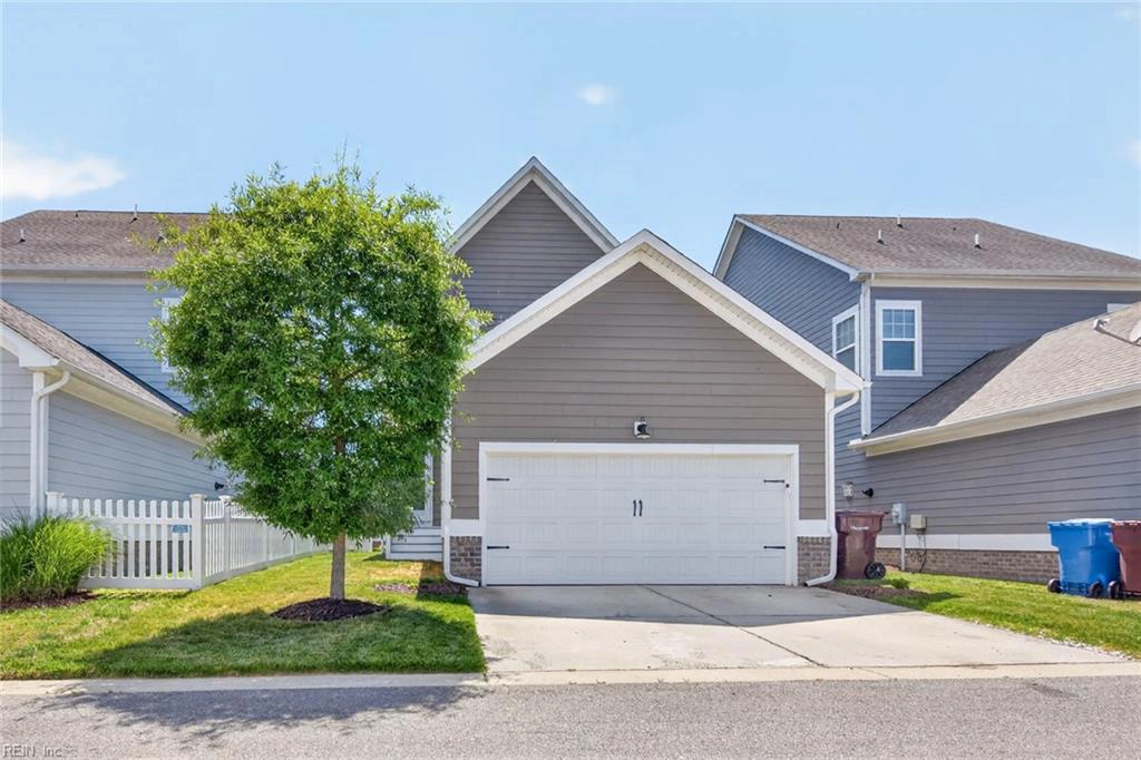 Exterior - 513 Simpson Ln, Chesapeake, VA 23323 photo 8 of 9