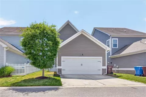 Exterior - 513 Simpson Ln, Chesapeake, VA 23323 photo 8 of 9
