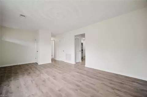 Living - 7416 Davidson St, Norfolk, VA 23513 photo 2 of 6