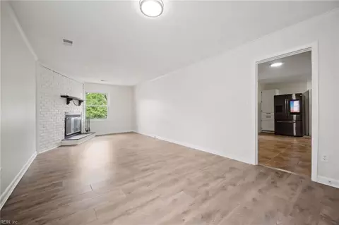 Living - 7416 Davidson St, Norfolk, VA 23513 photo 4 of 6