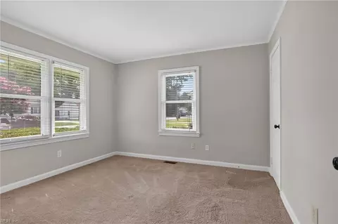 Bedroom - 129 Cynthia Dr, Hampton, VA 23666 photo 4 of 7