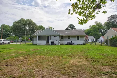 Exterior - 129 Cynthia Dr, Hampton, VA 23666 photo 10 of 11