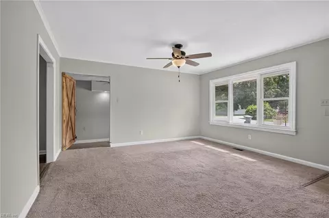 Living - 129 Cynthia Dr, Hampton, VA 23666 photo 4 of 4