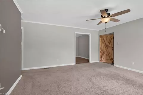 Living - 129 Cynthia Dr, Hampton, VA 23666 photo 2 of 4