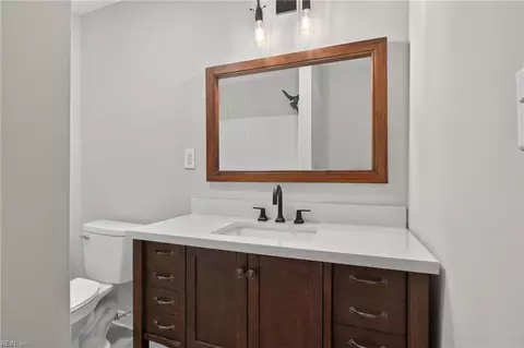 Bath - 129 Cynthia Dr, Hampton, VA 23666 photo 2 of 3