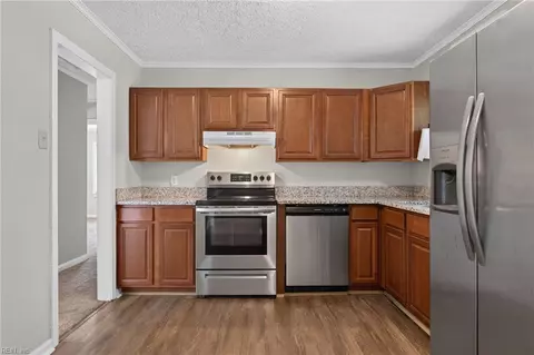 Kitchen - 129 Cynthia Dr, Hampton, VA 23666 photo 2 of 3