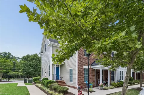 105 Ellery St, Yorktown, VA 23692