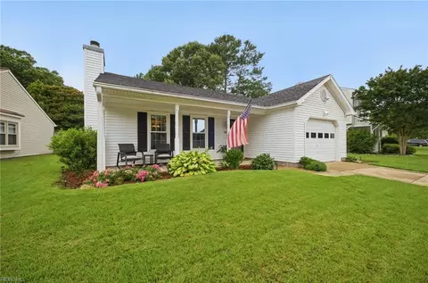 1829 Mullholand Dr, Virginia Beach, VA 23454