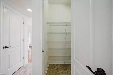 Entry Way - 145 Sinclair Ln, Chesapeake, VA 23322 photo 2 of 7