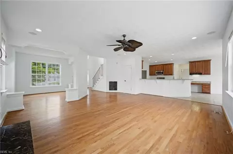 Living - 145 Sinclair Ln, Chesapeake, VA 23322 photo 7 of 7