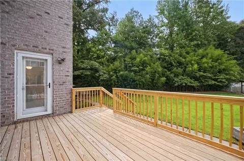 Exterior - 145 Sinclair Ln, Chesapeake, VA 23322 photo 3 of 6