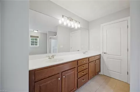 Entry Way - 145 Sinclair Ln, Chesapeake, VA 23322 photo 5 of 7