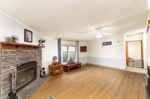 Living - 185 Jenkins Neck Rd, Dutton, VA 23050 photo 1 of 1