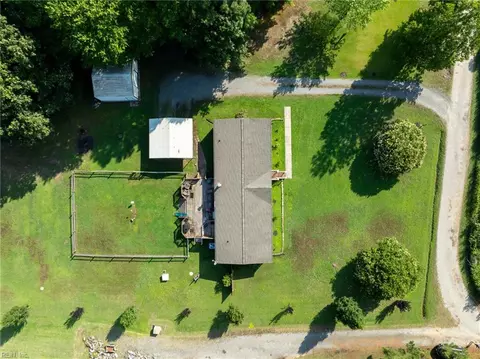 View/Area - 185 Jenkins Neck Rd, Dutton, VA 23050 photo 2 of 11