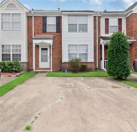 824 Nottaway Dr, Chesapeake, VA 23320