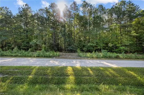 14 Fox Chase Dr, Surry County, VA 23839