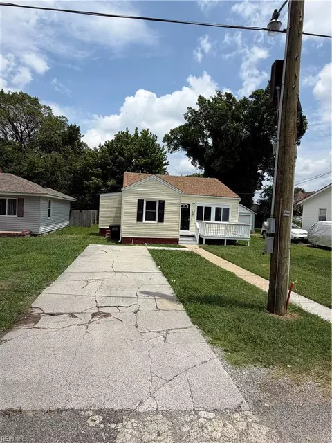 2403 Acorn St, Portsmouth, VA 23704